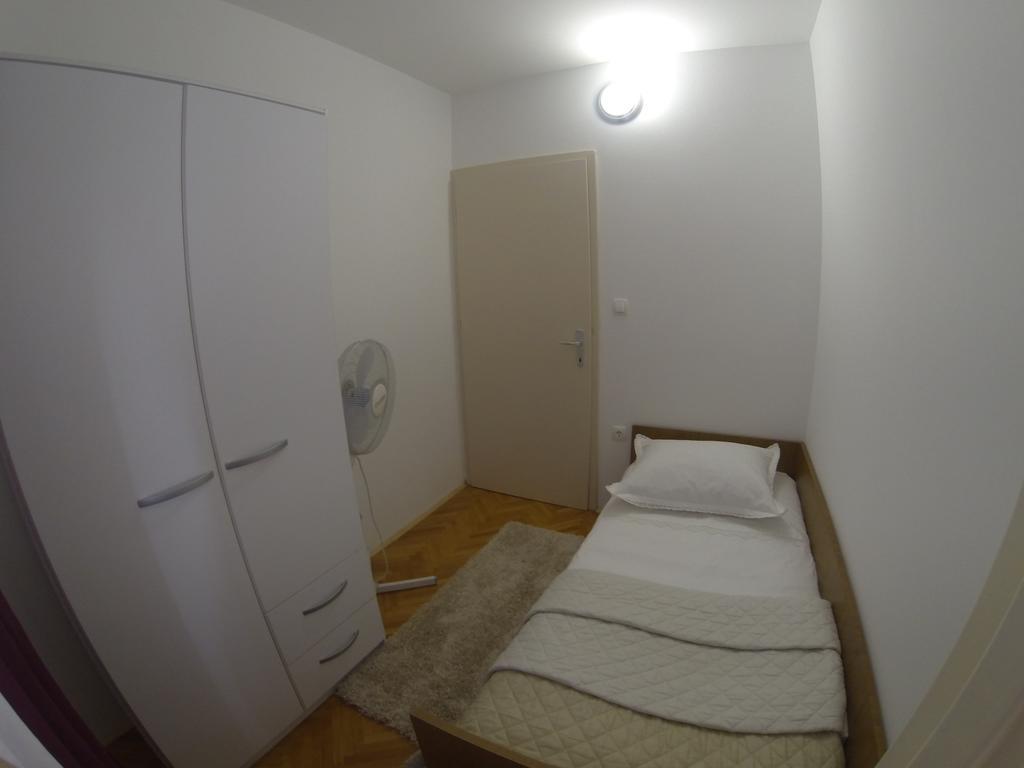 Apartment In Centre For 7 Спліт Номер фото